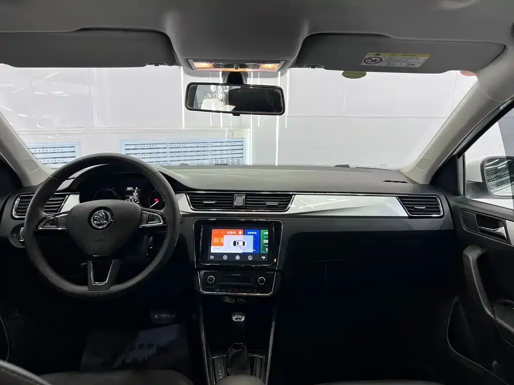 Skoda Rapid — фото 2