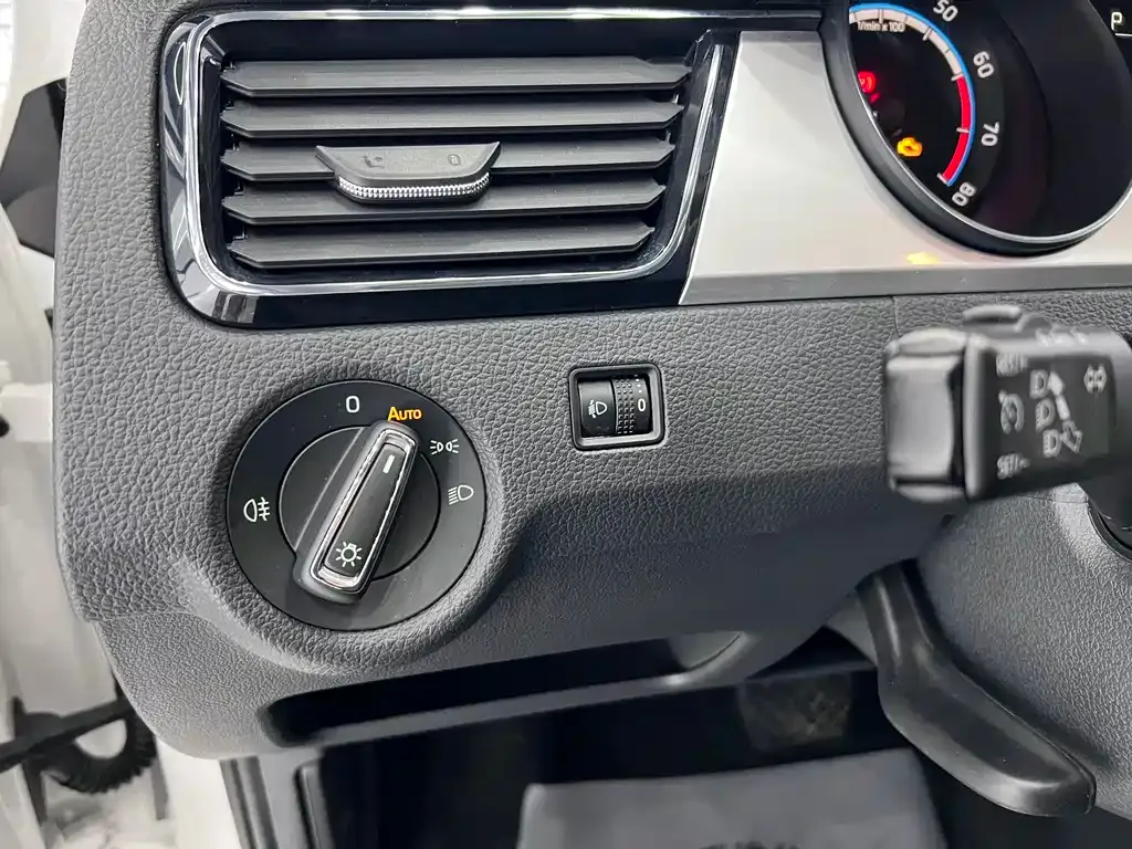 Skoda Rapid — фото 8