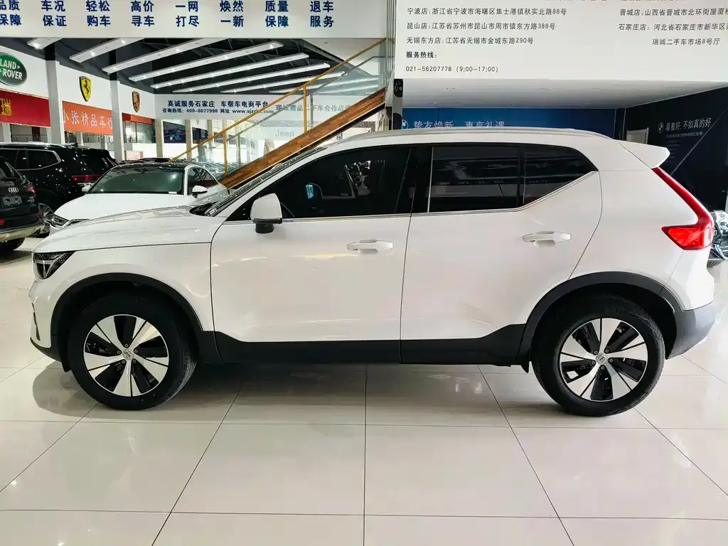 Volvo XC40 — фото 4