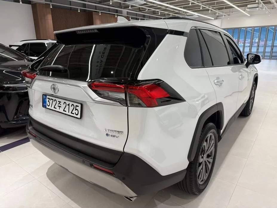 Toyota RAV4 — фото 10