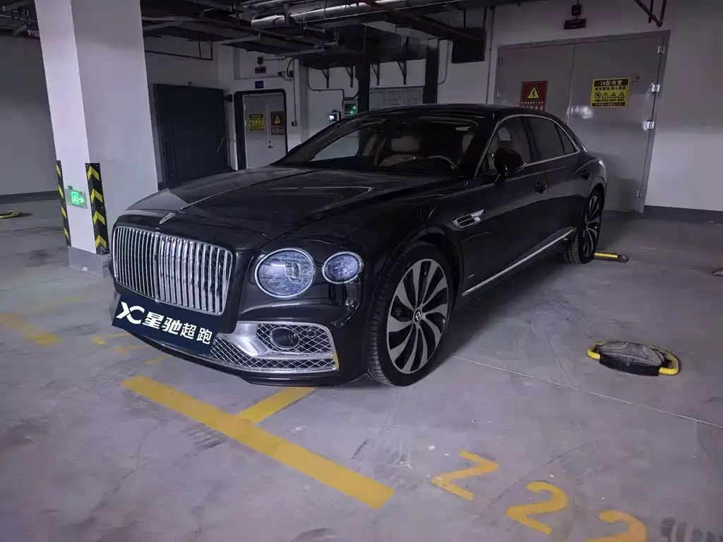Bentley Flying Spur — фото 1