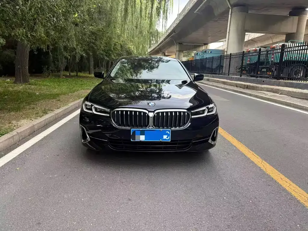 BMW 5 Series — фото 10
