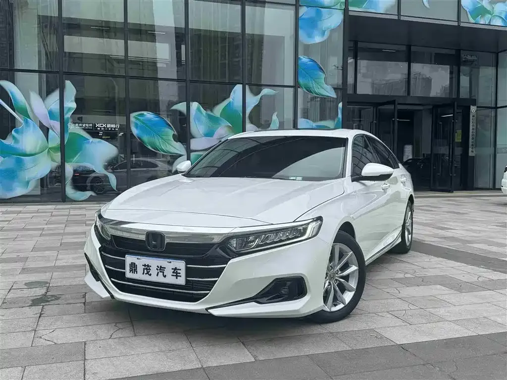 Honda Accord — фото 1