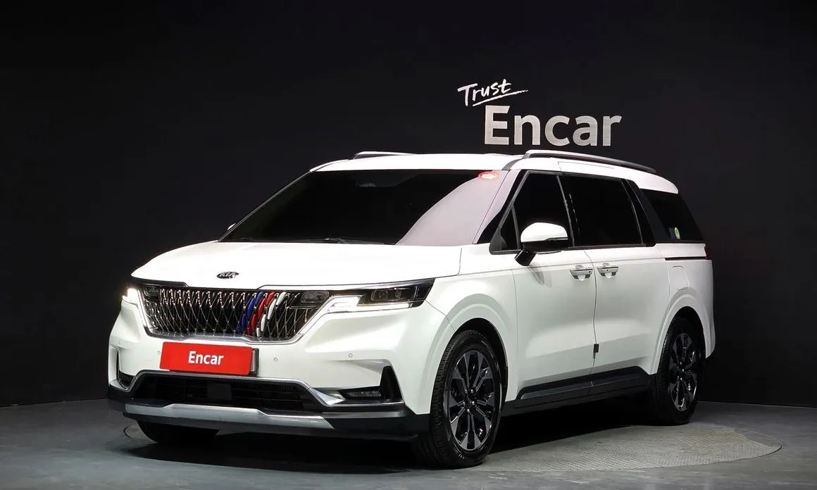 Kia Carnival — фото 1