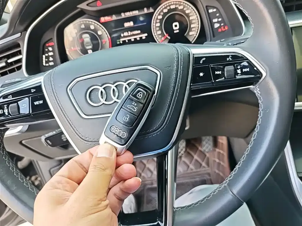 Audi A6L — фото 5