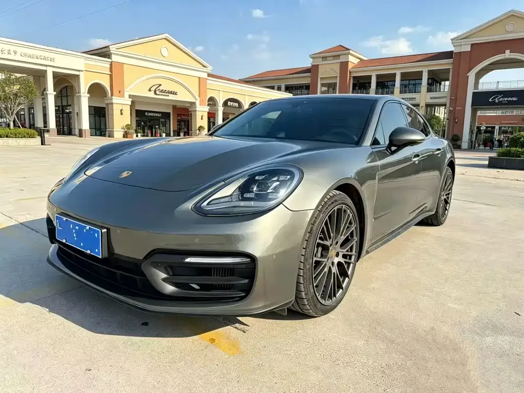 Porsche Panamera — фото 1