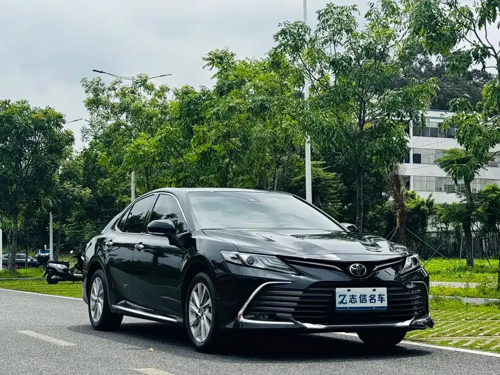 Toyota Camry — фото 6