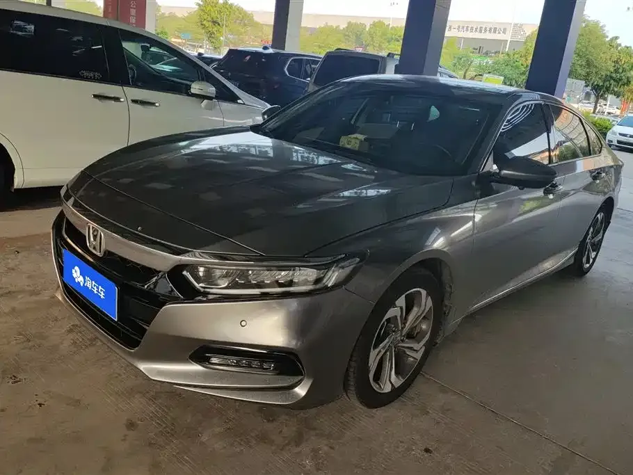 Honda Accord — фото 1