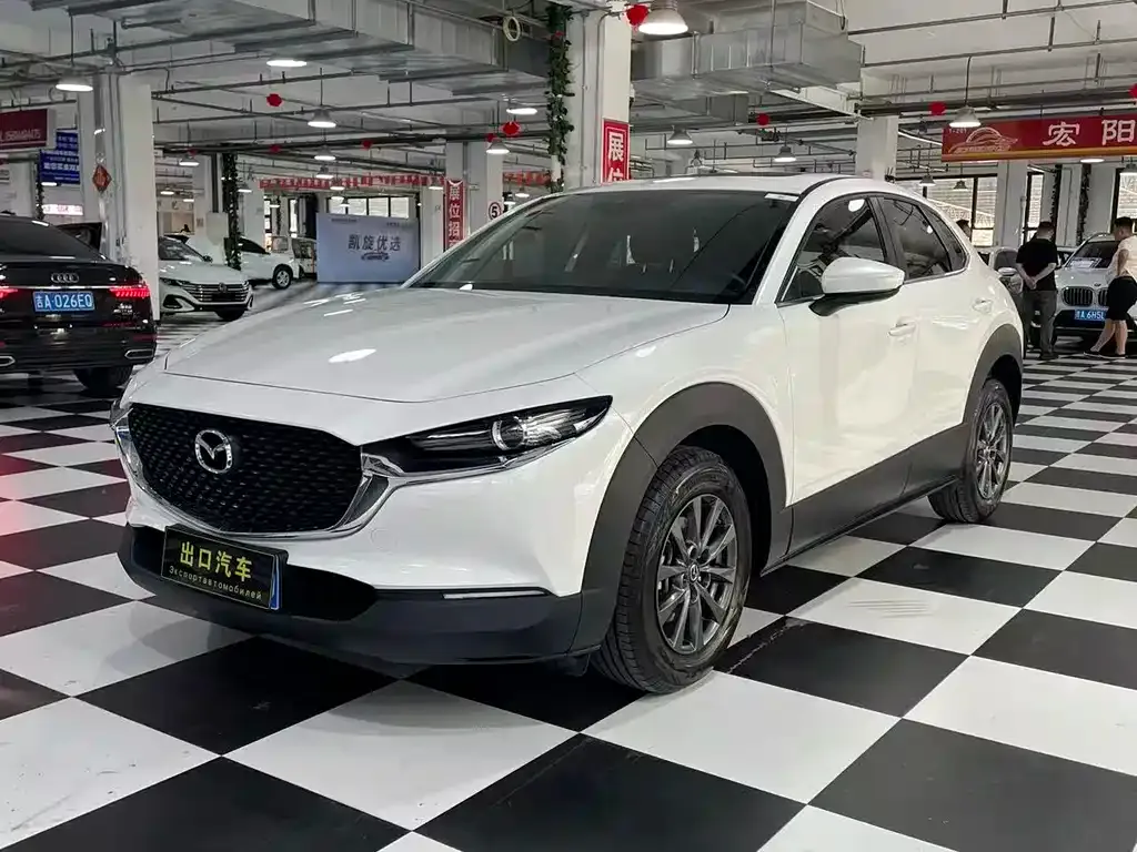 Mazda CX-30 — фото 1