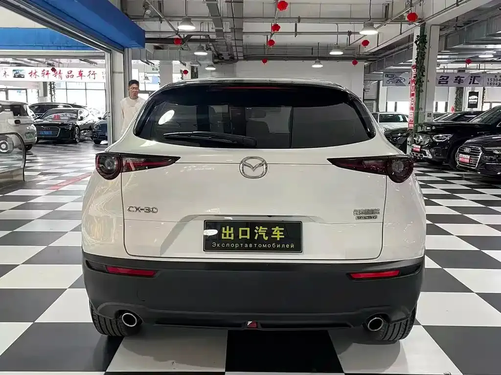 Mazda CX-30 — фото 10