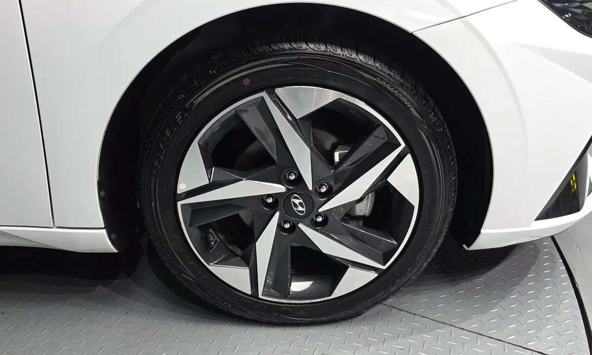 Hyundai AVANTE — фото 5