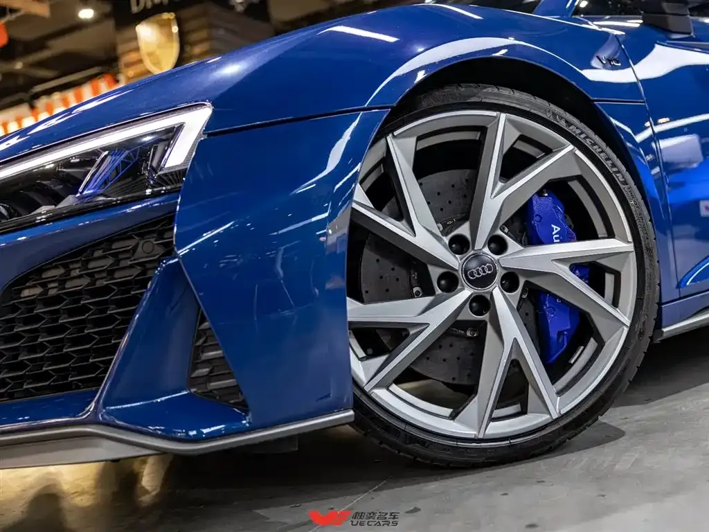 Audi R8 — фото 6