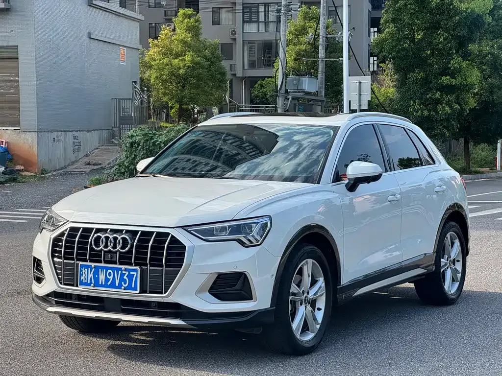 Audi Q3 — фото 1