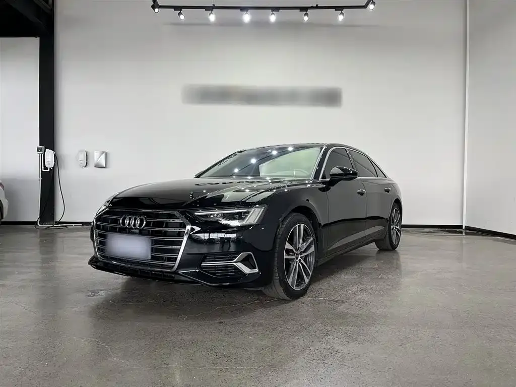 Audi A6L — фото 1