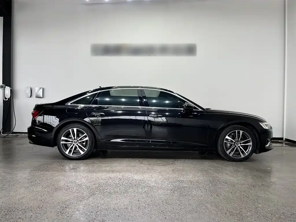 Audi A6L — фото 5