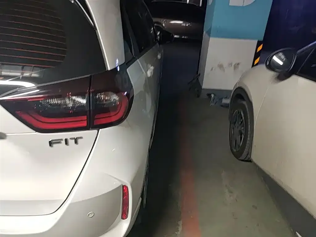 Honda Fit — фото 6