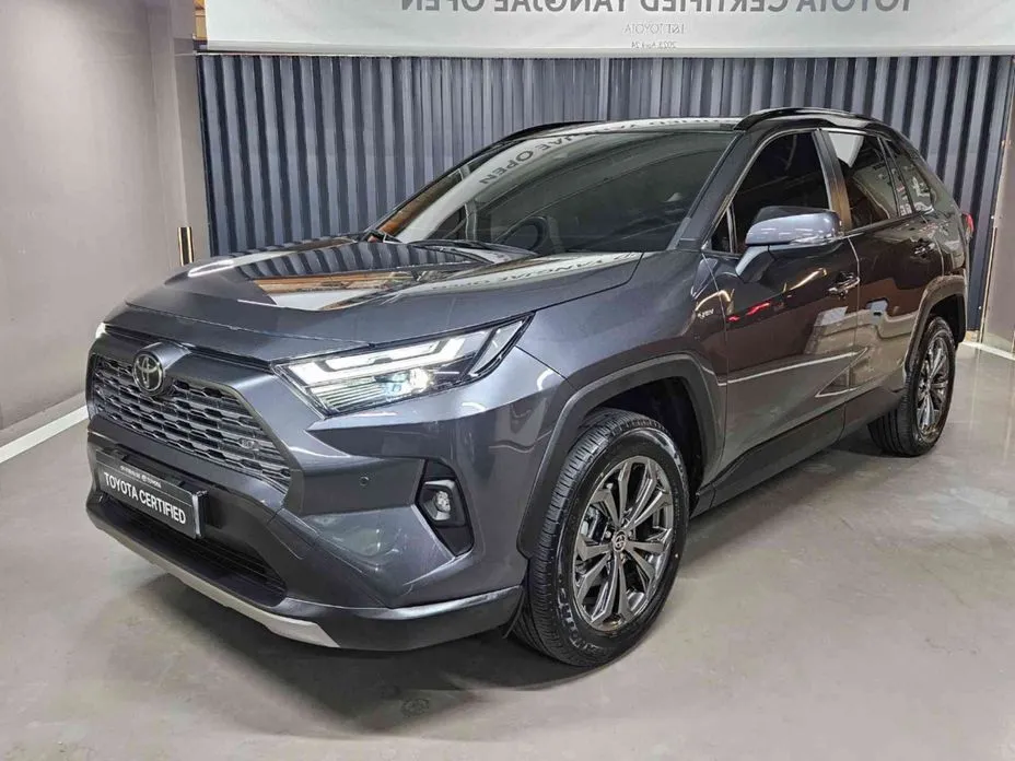 Toyota RAV4 — фото 1