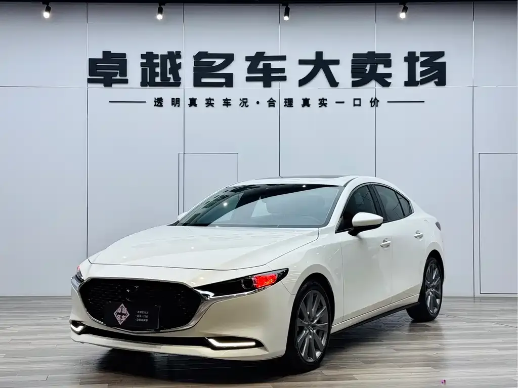 Mazda 3 Axela — фото 1