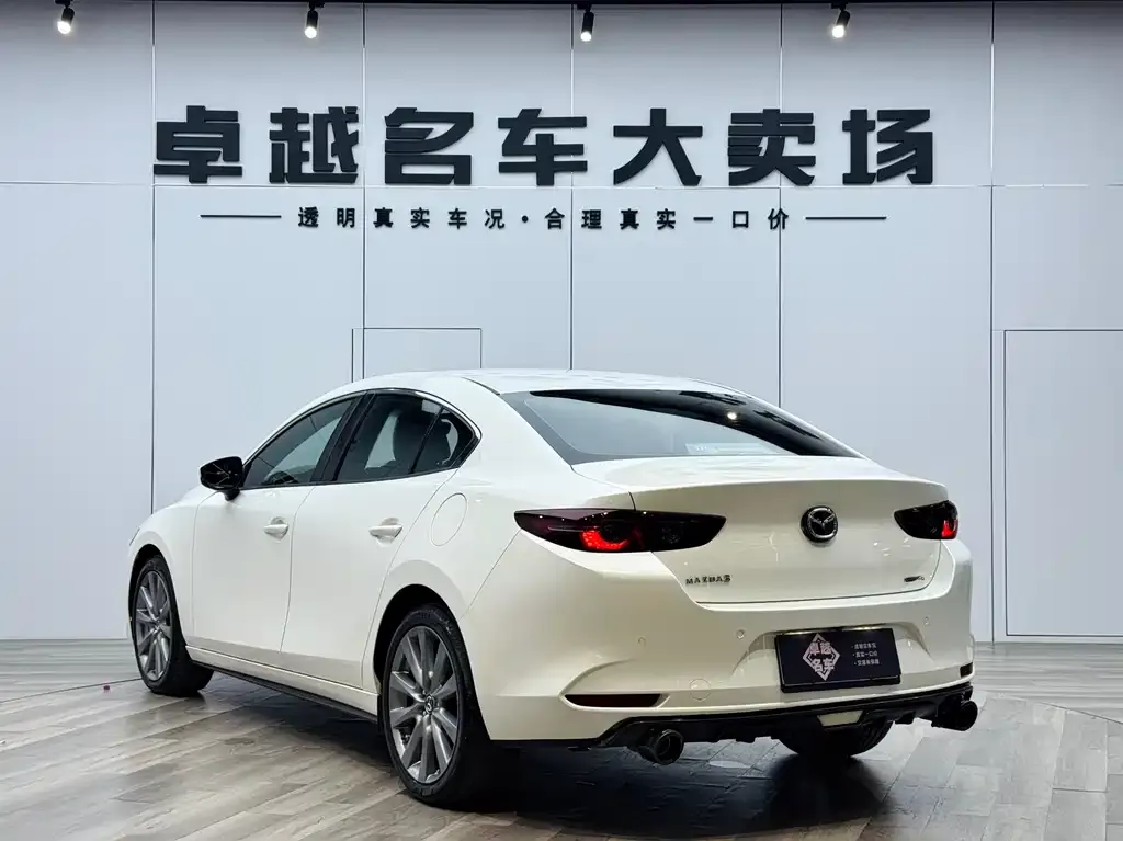 Mazda 3 Axela — фото 4