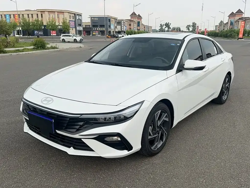 Hyundai Elantra — фото 8