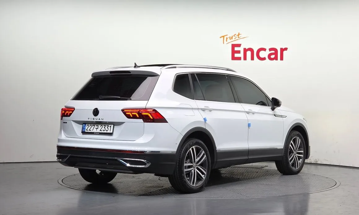 Volkswagen Tiguan — фото 8