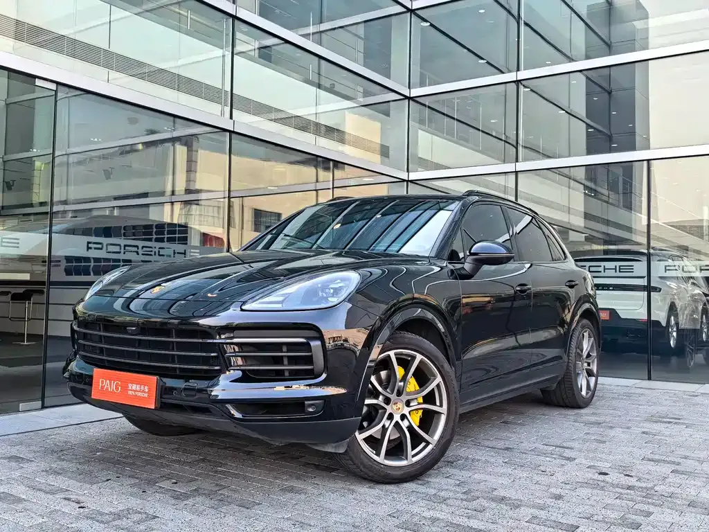 Porsche Cayenne — фото 1