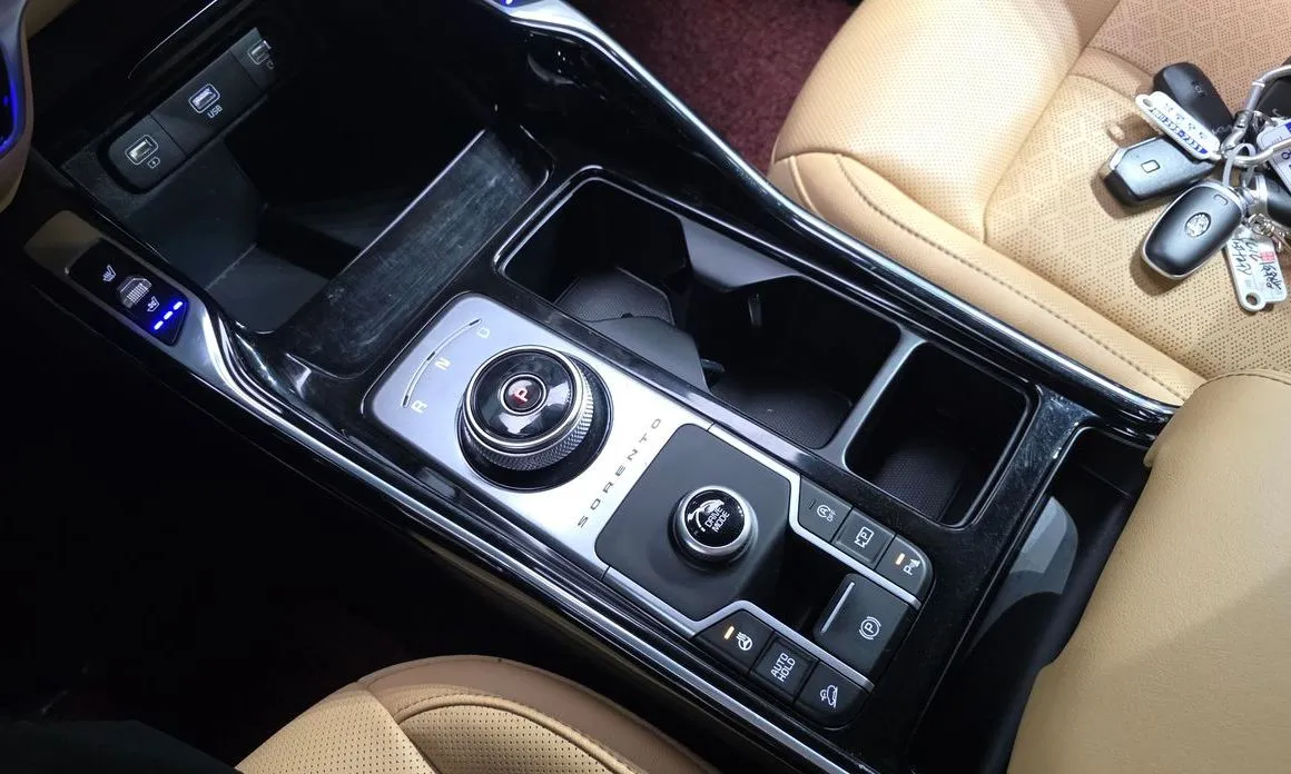 Kia Sorento — фото 10