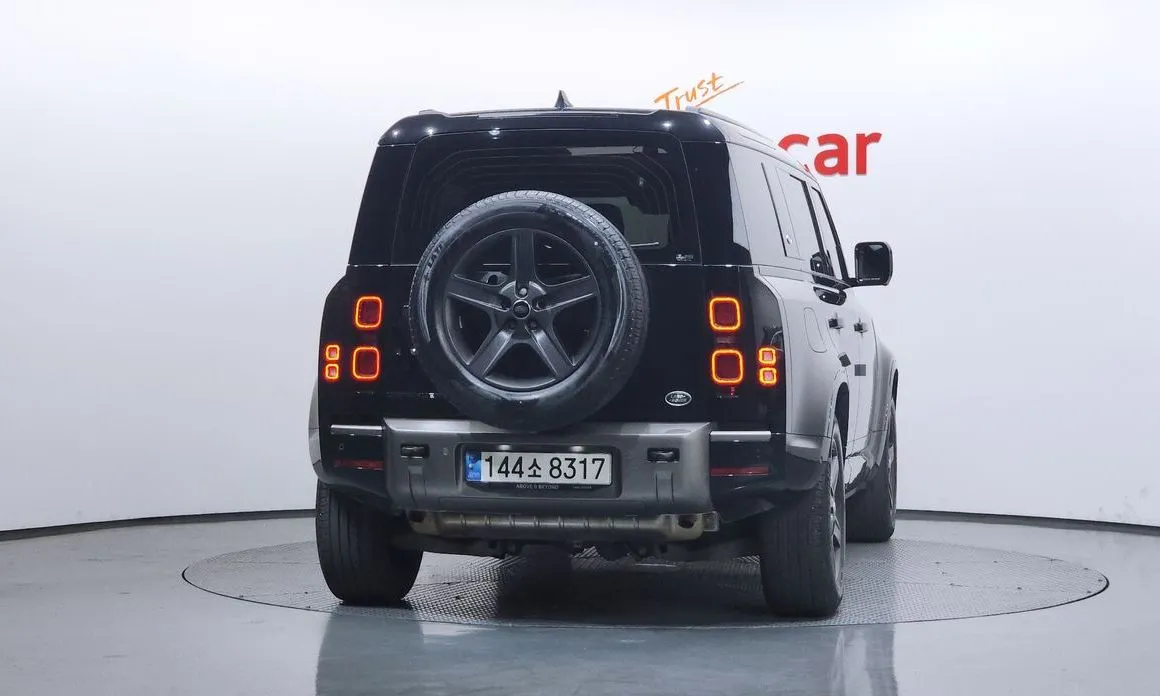 Land Rover Defender — фото 10