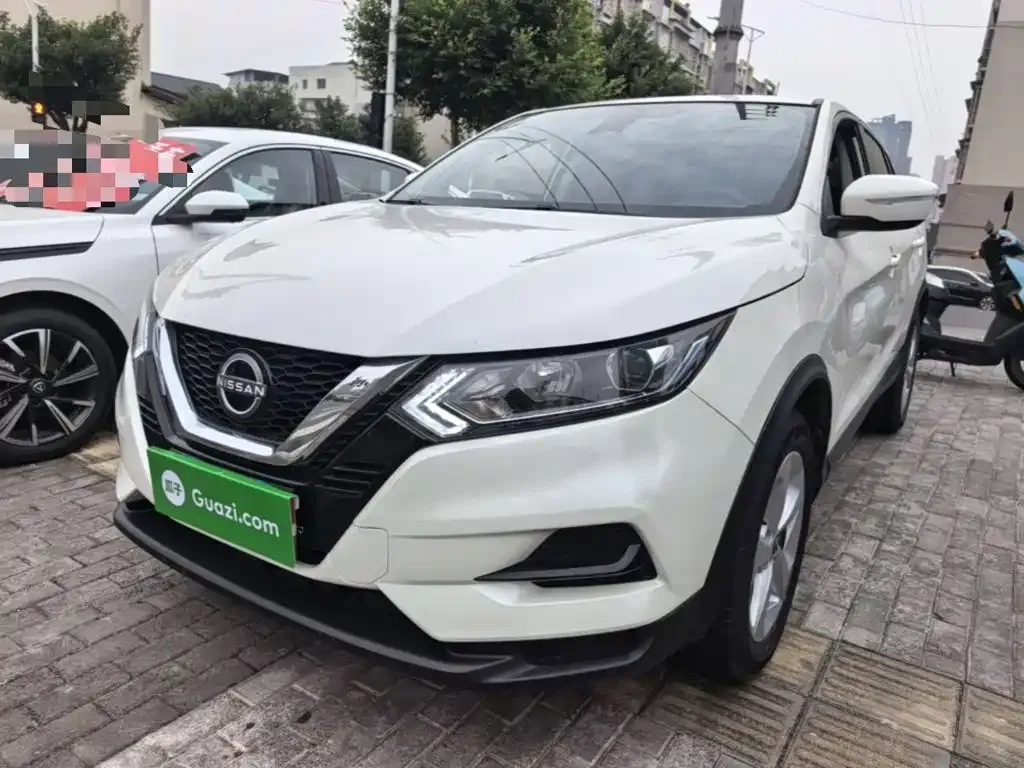 Nissan Qashqai — фото 1