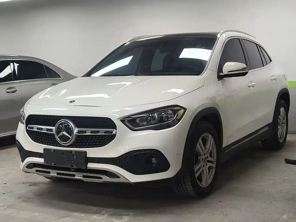 Mercedes-Benz GLA — фото 1