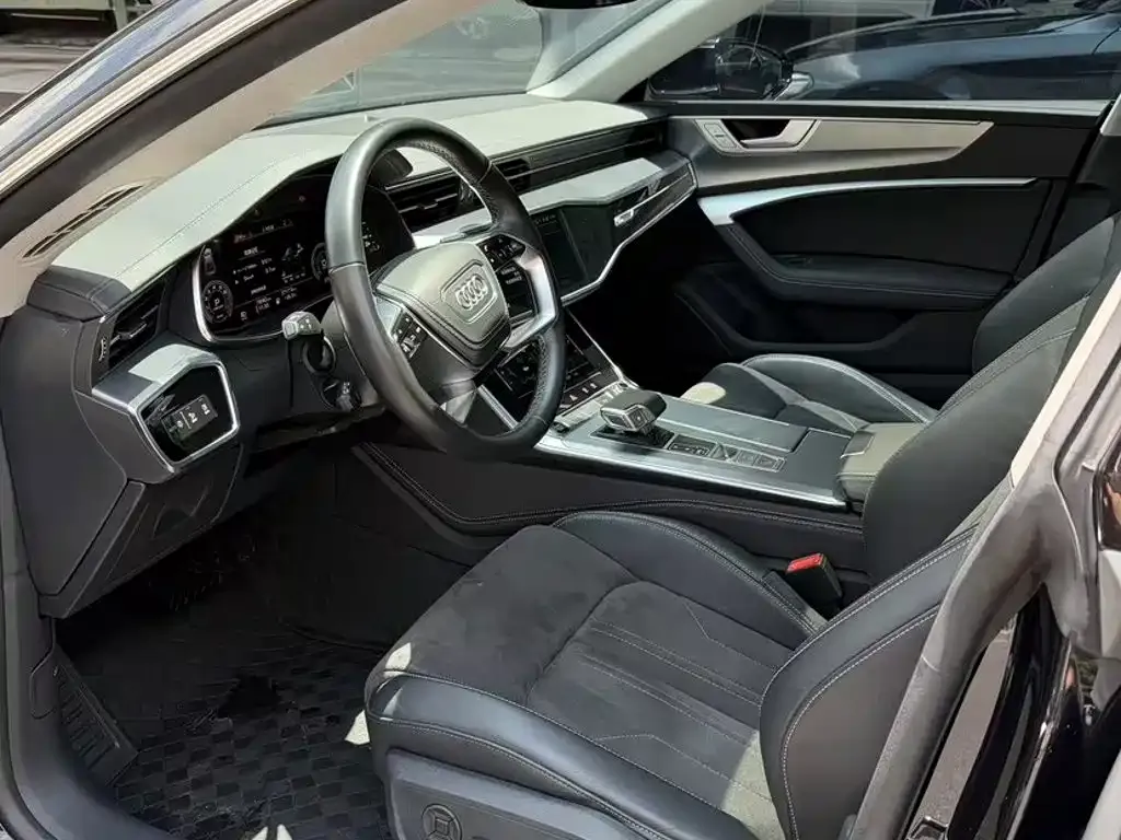 Audi A7L — фото 2