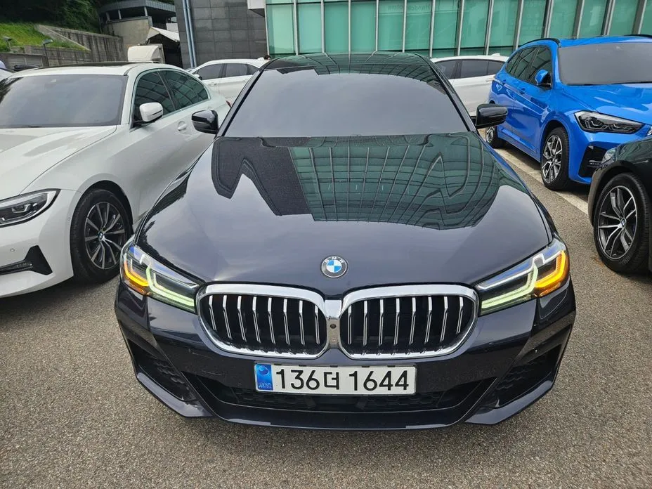 BMW 5-Series — фото 1