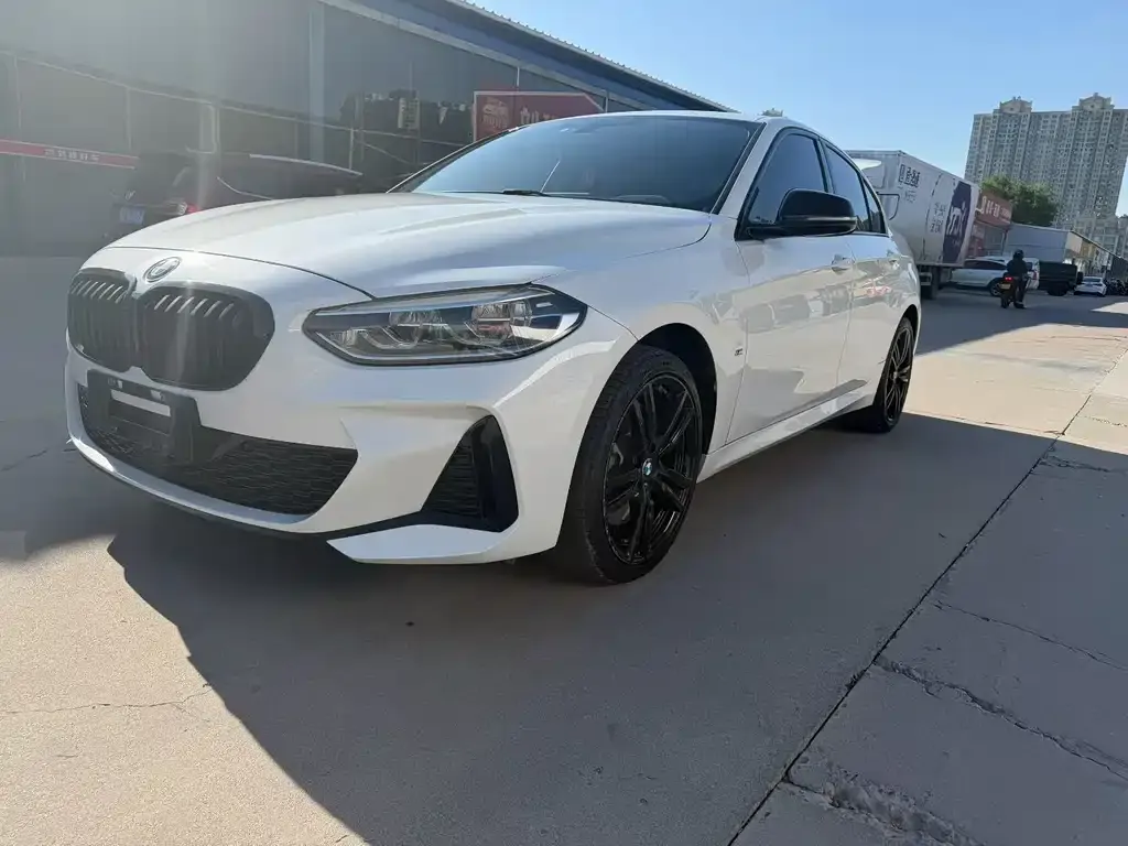 BMW 1 Series — фото 1