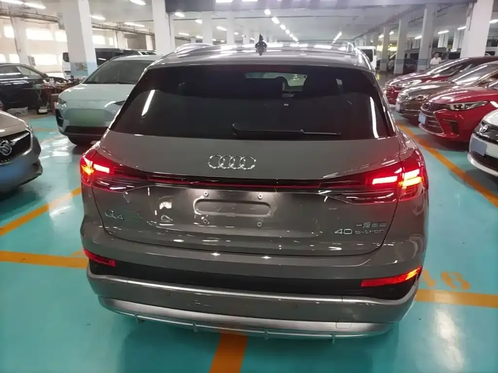 Audi Q4 e-tron — фото 10