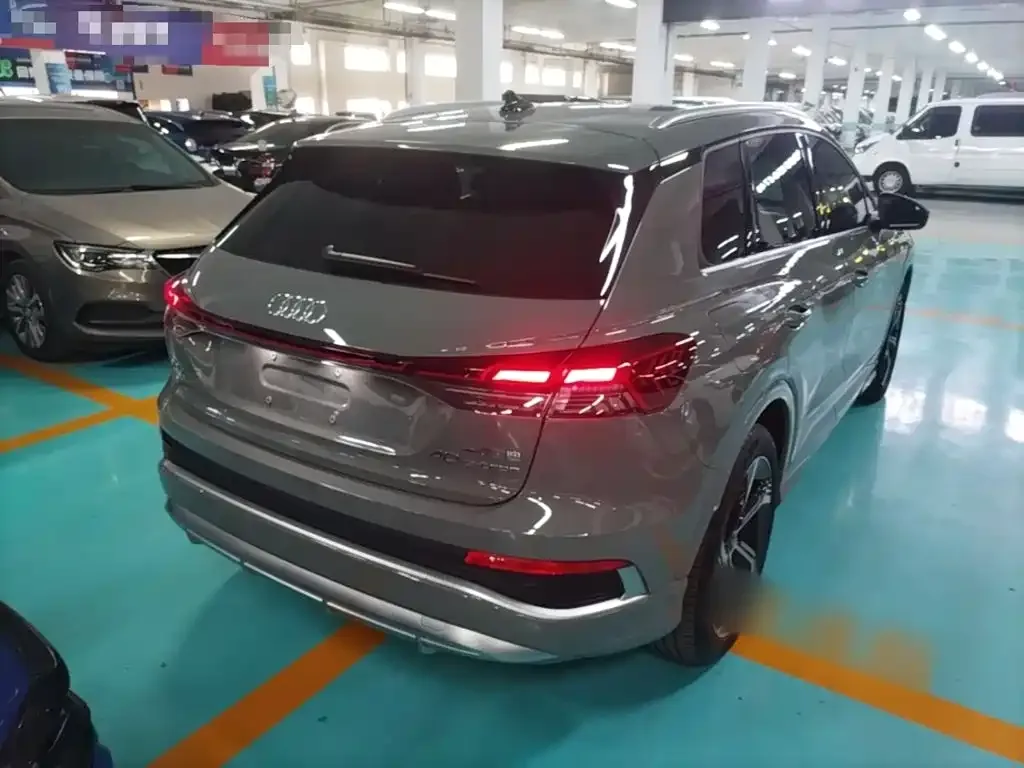 Audi Q4 e-tron — фото 9