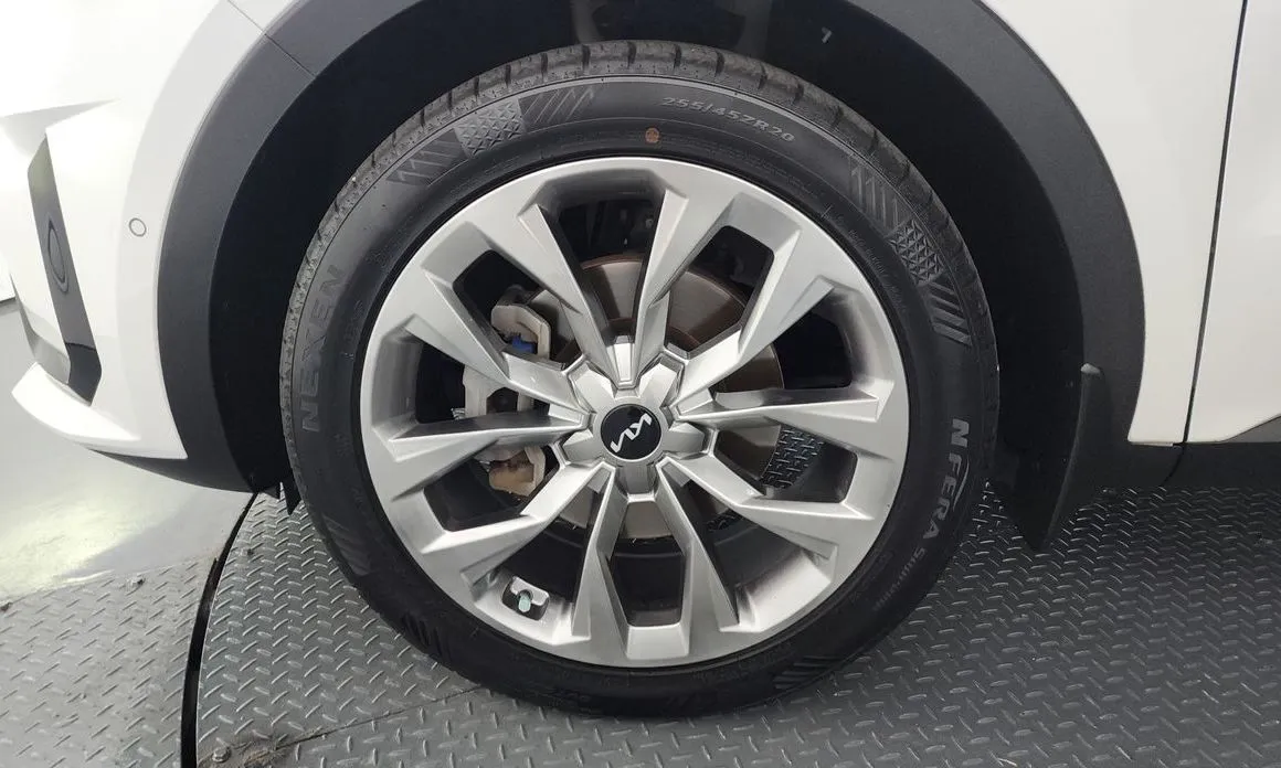 Kia Sorento — фото 8