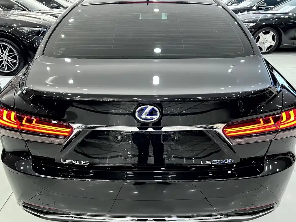 Lexus LS — фото 2
