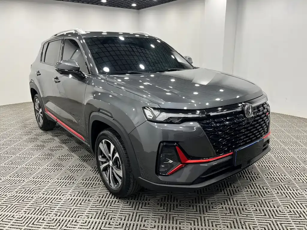 Changan CS35PLUS — фото 1