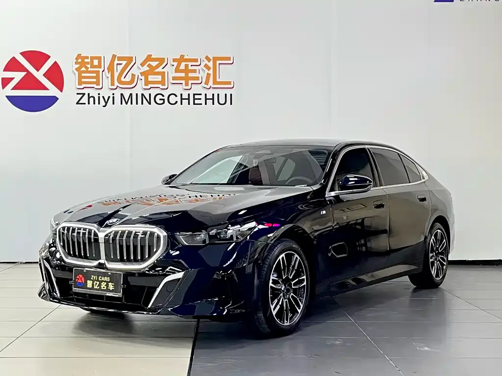 BMW 5 Series — фото 1
