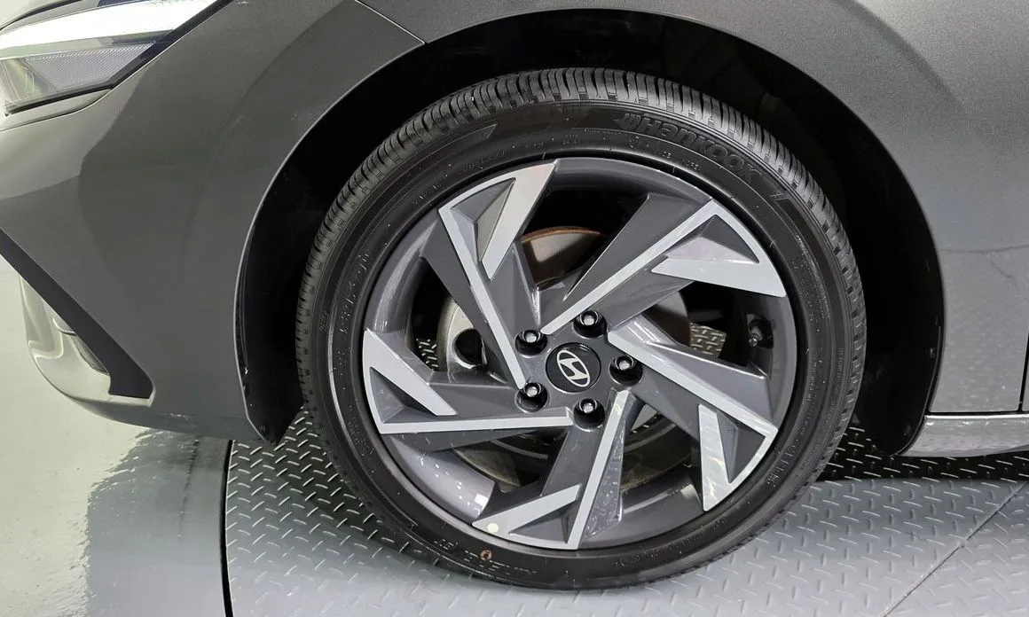 Hyundai AVANTE — фото 3