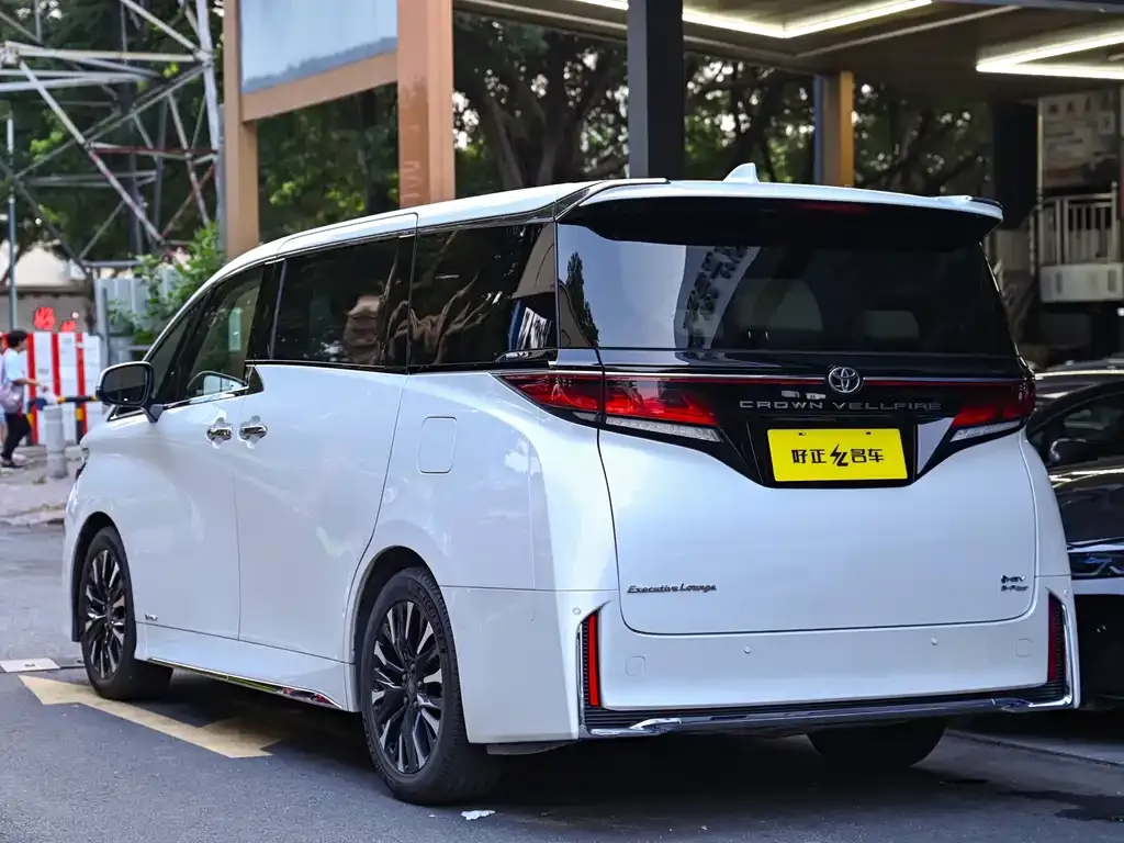 Toyota Vellfire — фото 2