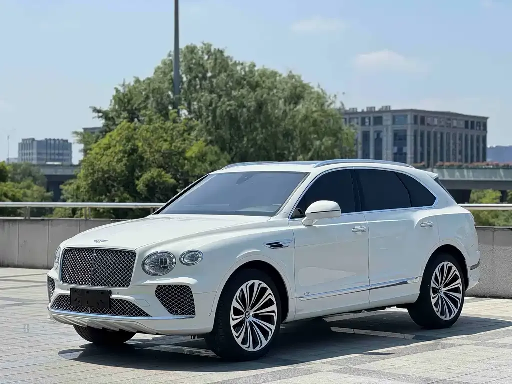 Bentley Bentayga — фото 1