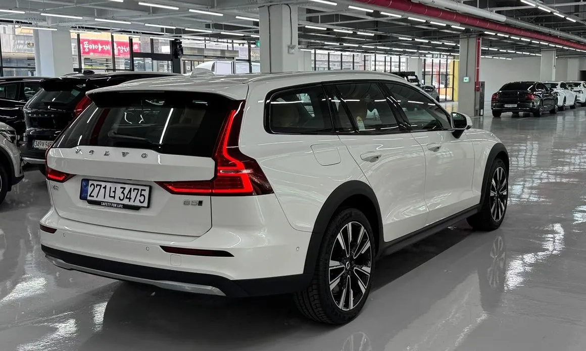 Volvo V60 — фото 9