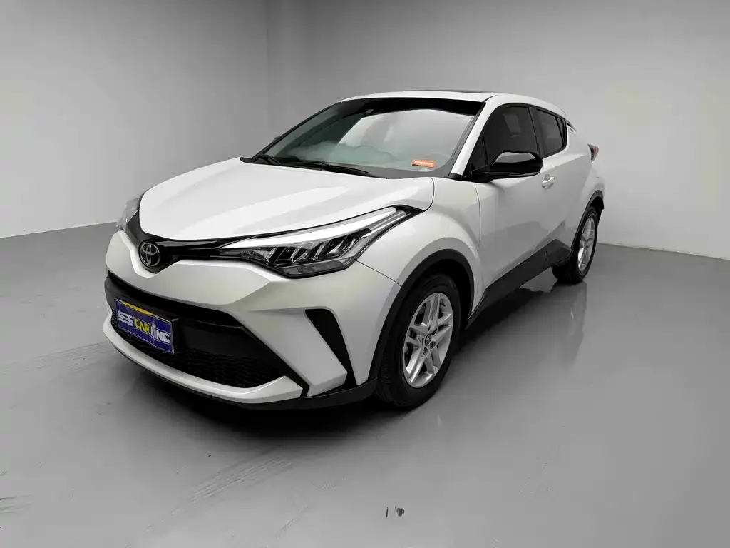 Toyota C-HR — фото 1