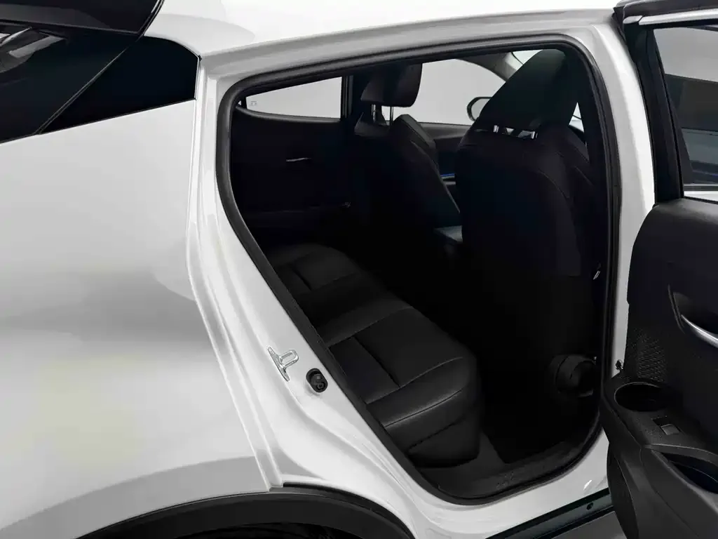 Toyota C-HR — фото 3