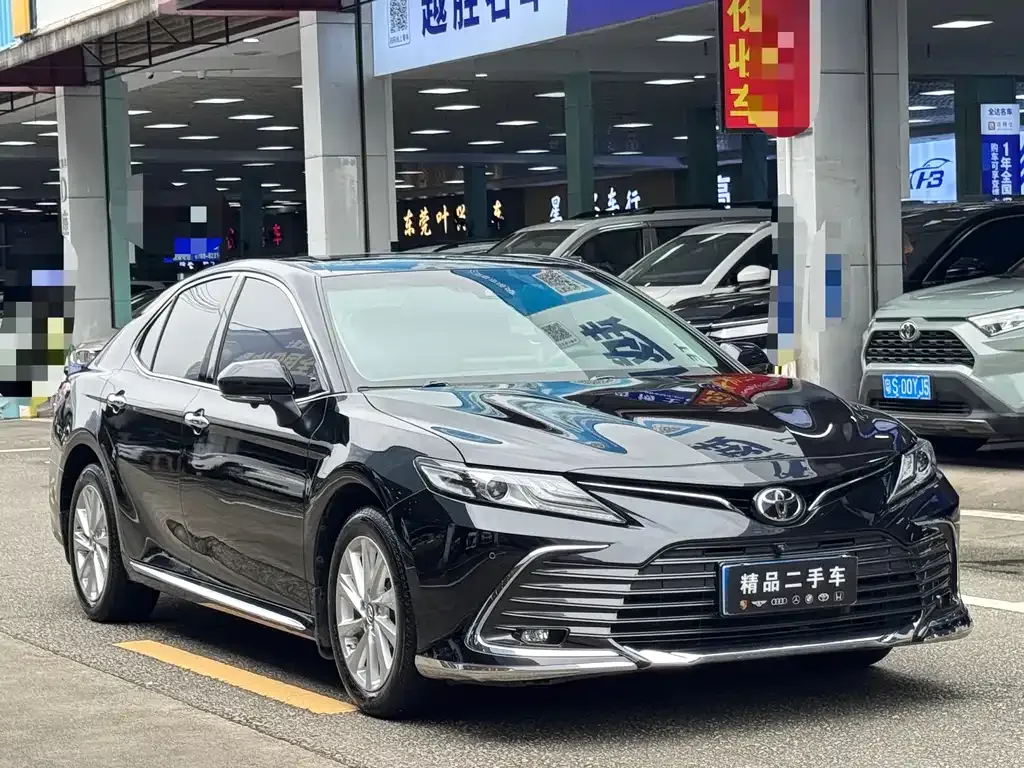 Toyota Camry — фото 8