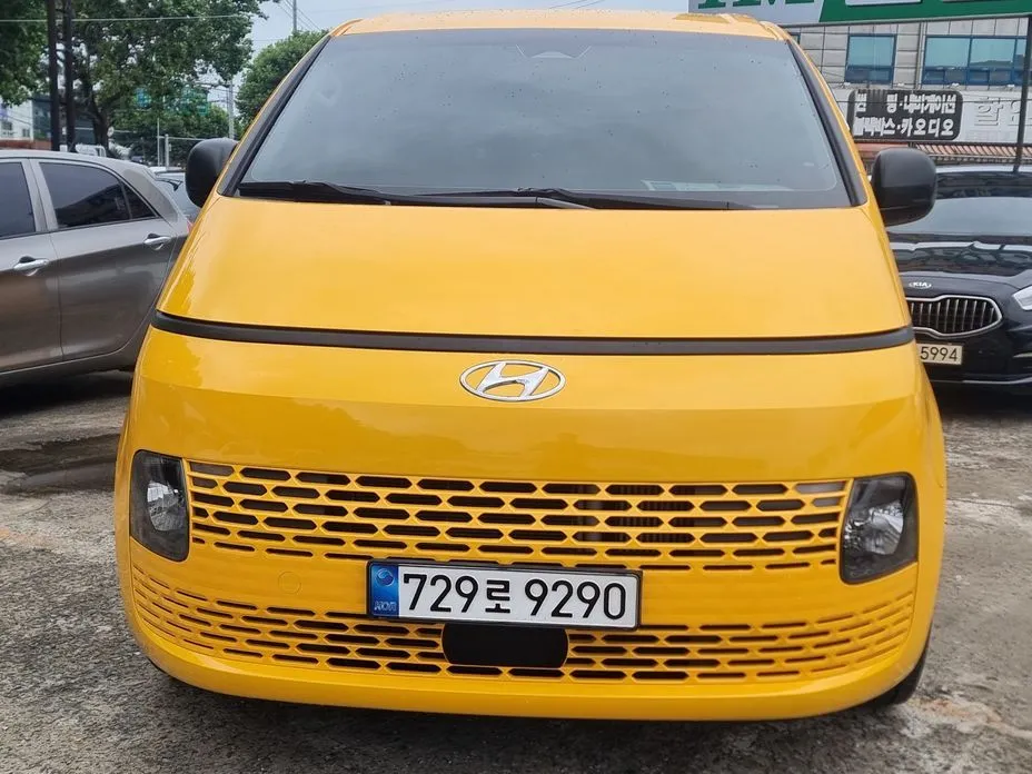 Hyundai Staria — фото 1