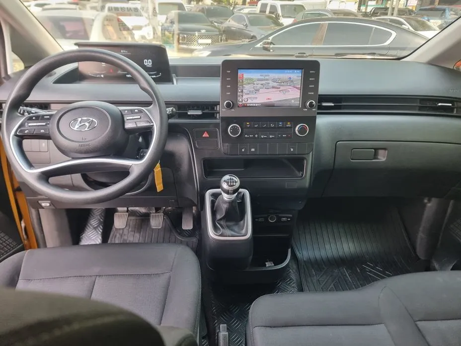 Hyundai Staria — фото 2
