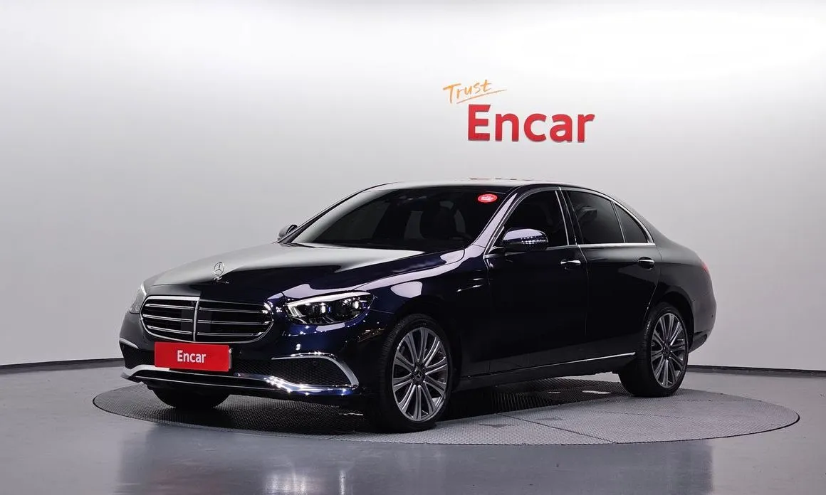 Mercedes-Benz E-Class — фото 1