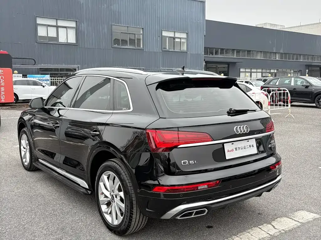 Audi Q5L — фото 5